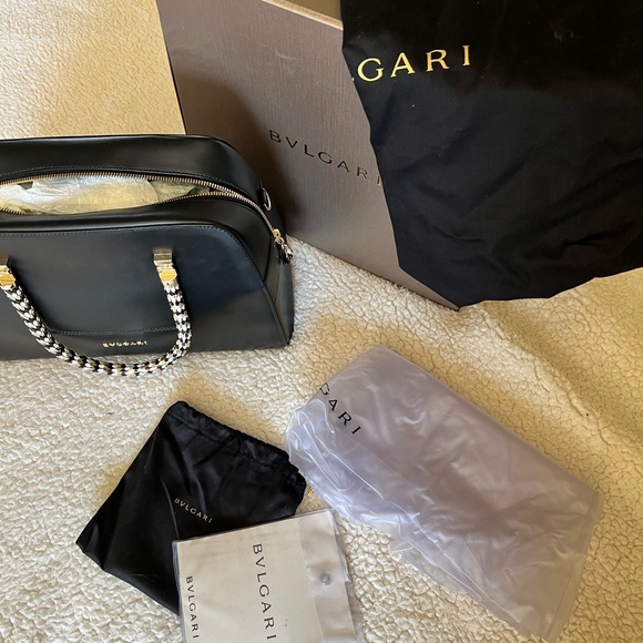 Authentic Bvlgari black leather top handle bag - Picture 10 of 11